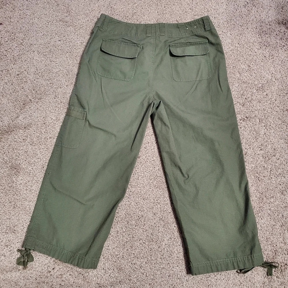 🔥 Liz Wear By Liz Claiborne Cargo Capris 6 - Picture 5 of 9